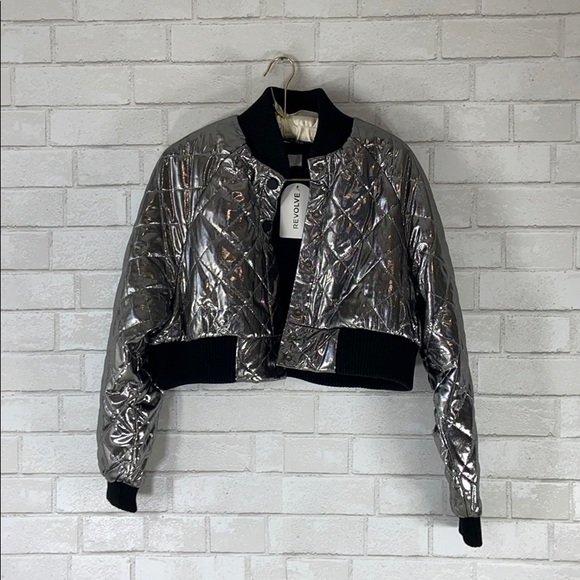 Revolve NWT Cropped Metallic Quilted Jacket - Picture 2 of 8